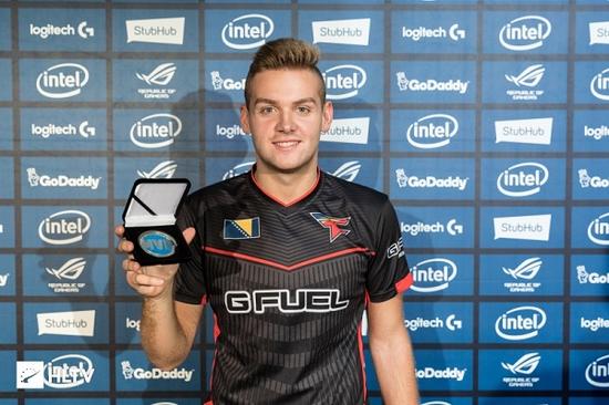 WBG官方：中单Angel离队成为自由人