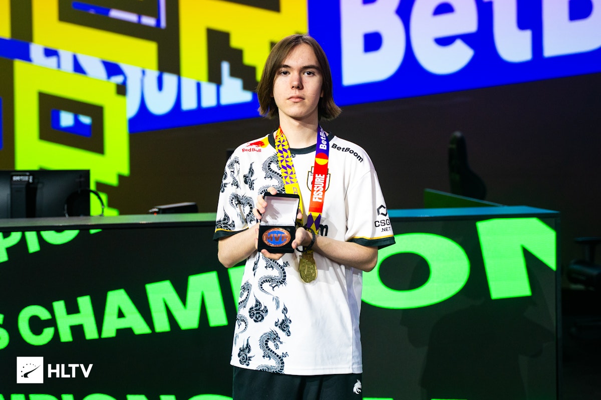 登峰组MVP排名：Tarzan位列榜首，Rookie颗粒无收